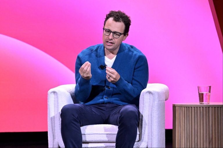 Businesses Are Using AI to Automate Work, Replace Human Jobs