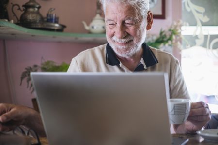 6 Ways to Get Free Internet If You’re Over 60